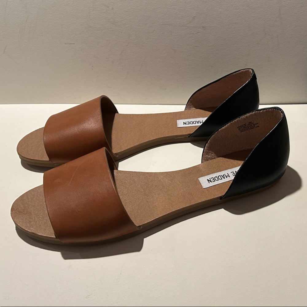 Steve Madden Tan and Black Women's Sandals
